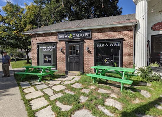 vermont/bennington-county/bar/bennington-avocado-pit