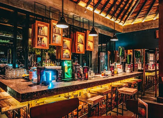 indonesia/surabaya/gubeng/bar/old-wood-bistro