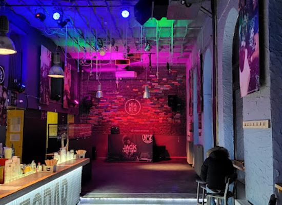 hungary/kecskemet/bar/naes