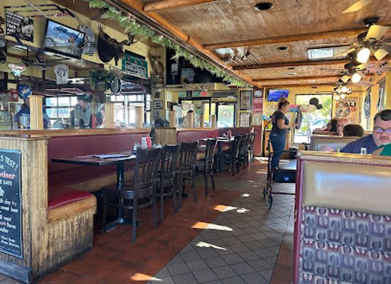 vermont/champlain-valley/bar/the-pour-house