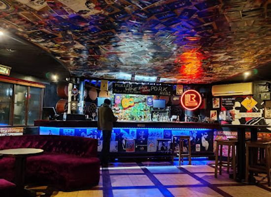 india/himalayan-mountains/bar/cafe-live-loud