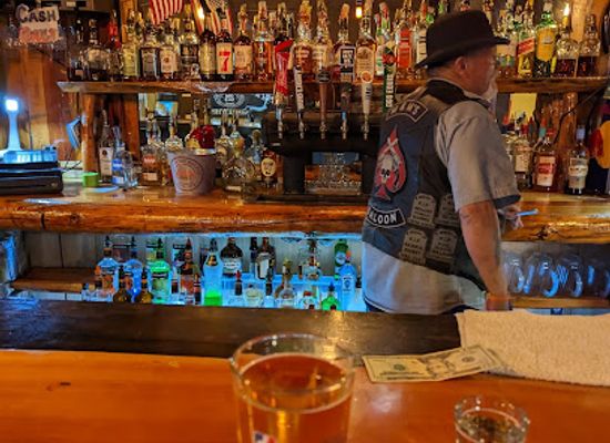 arizona/saguaro-national-park/bar/m-m-saloon