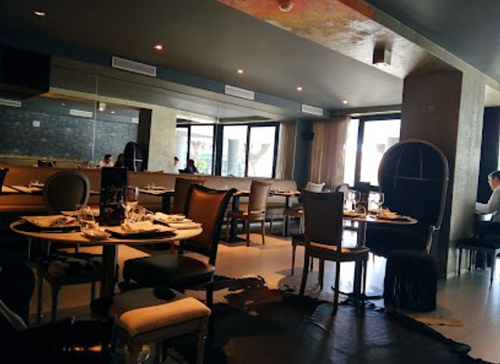 angola/luanda/bar/champagneria-luanda