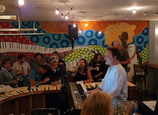 ohio/put-in-bay/bar/fat-fingers-piano-bar