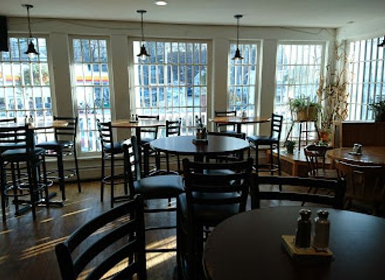 new-hampshire/lakes-region/bar/onions-pub-and-restaurant