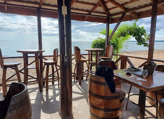 jamaica/black-river-great-morass/bar/las-vegas-cafe
