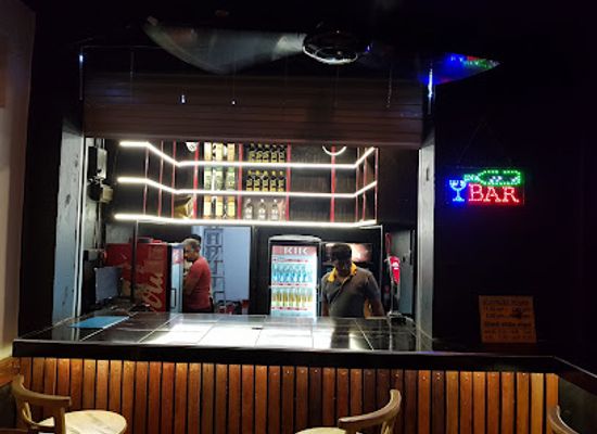 sri-lanka/gampaha-district/bar/royal-beezz-bar-restaurant