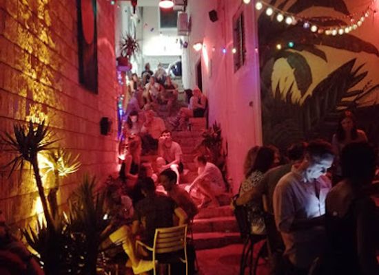 montenegro/herceg-novi/bar/caffe-radio-2b