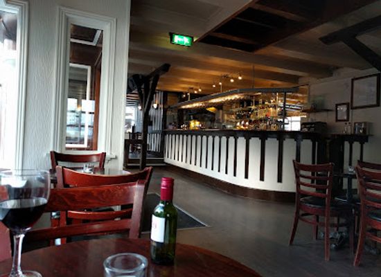 faroe-islands/eysturoy/bar/essabarr