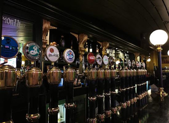 switzerland/geneva/bar/lady-godiva-pub