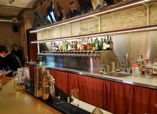 ukraine/kyiv/podil/bar/gonzo-bar