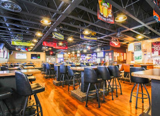 montana/billings/west-end/bar/squire-lounge-patio