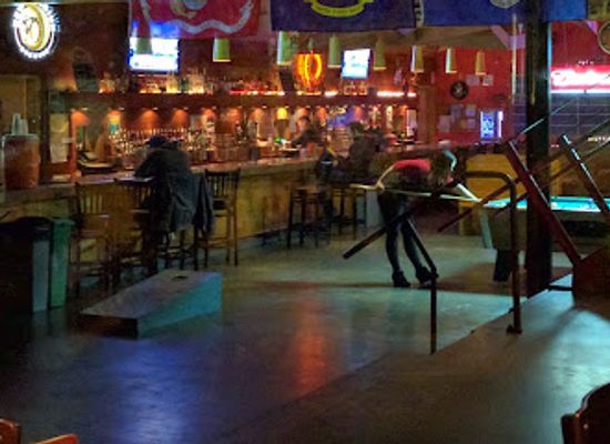 illinois/shawnee-hills/bar/the-hangar-9