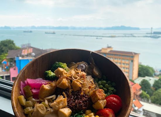 vietnam/ha-long-bay/bar/d-myna-restaurant-de-chill-skybar