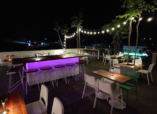 thailand/khao-yai-national-park/bar/some-might-say-rooftop-pakchong