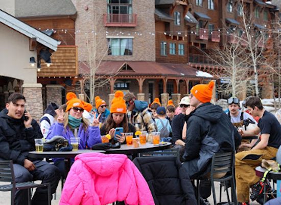 montana/big-sky/bar/umbrella-bar