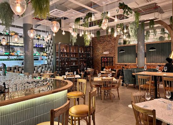 south-africa/johannesburg/rosebank/bar/011-rosebank-gin-eatery