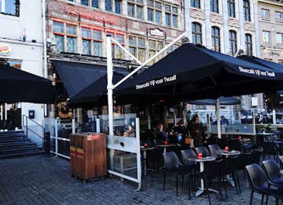 belgium/ghent/korenmarkt/bar/vijf-voor-twaalf