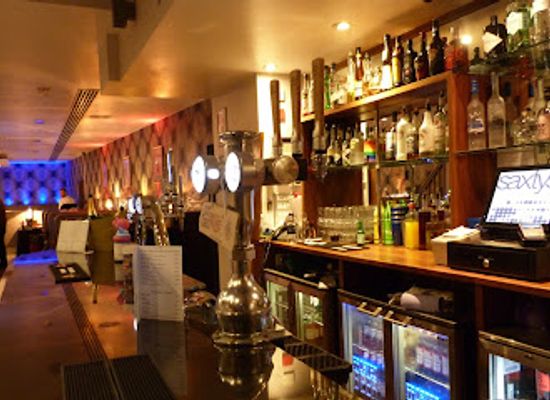 united-kingdom/herefordshire/bar/saxtys-independent-cocktail-bar-restaurant-club