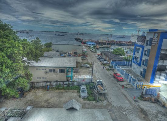 marshall-islands/ebeye-island/bar/toeak-bar-and-grill