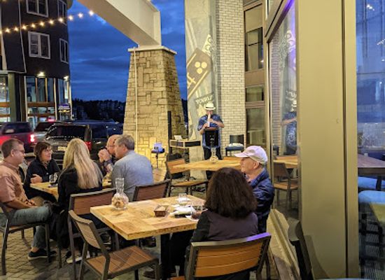 michigan/petoskey/bar/sip