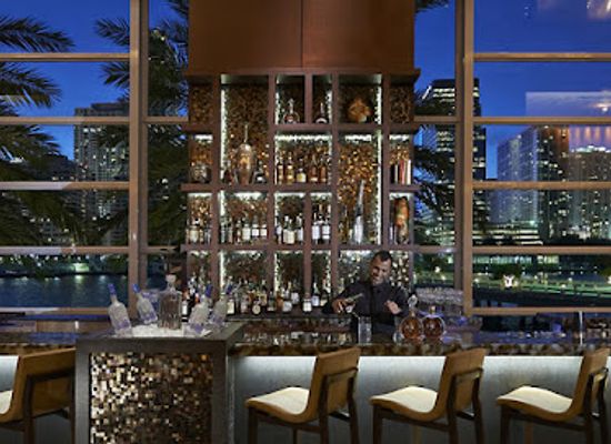 florida/miami/downtown-miami/bar/mo-bar-lounge