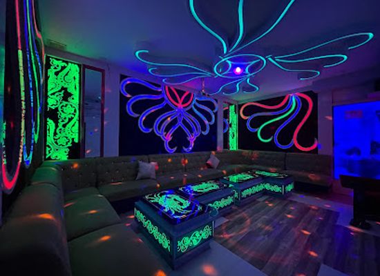 cambodia/kampong-thom/bar/phnom-meas-ktv