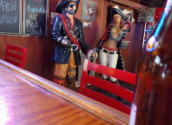 mississippi/the-north-central-hills/bar/dry-dock-bar-grill
