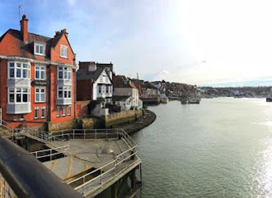 united-kingdom/whitby/bar/the-dolphin