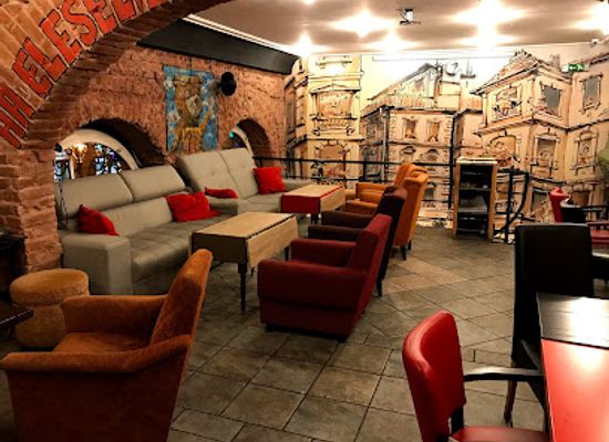 hungary/debrecen/bar/maszek-az-utcabar-bar-etterem