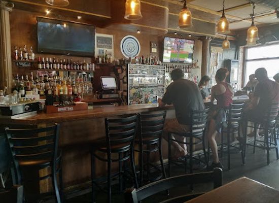 missouri/little-dixie/bar/the-hi-dive-lounge