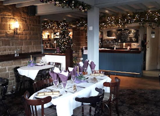 united-kingdom/peak-district/bar/the-eyre-arms