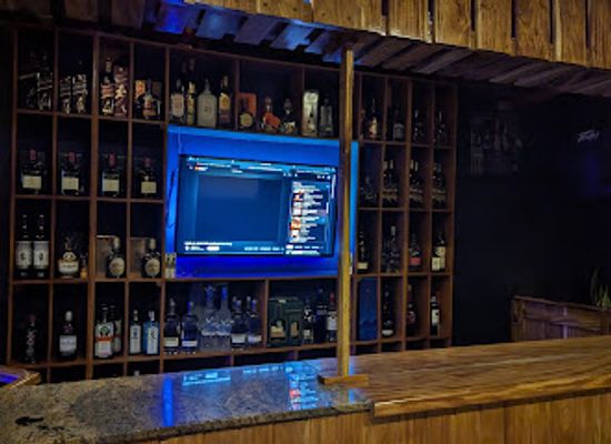 honduras/olancho-region/bar/hamptons-bar-grill