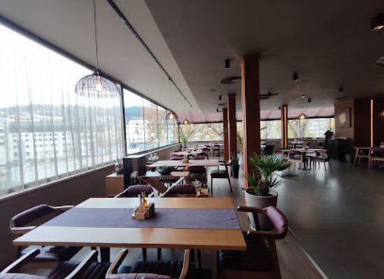 bulgaria/gabrovo/bar/the-rich-table-restaurant-gabrovo