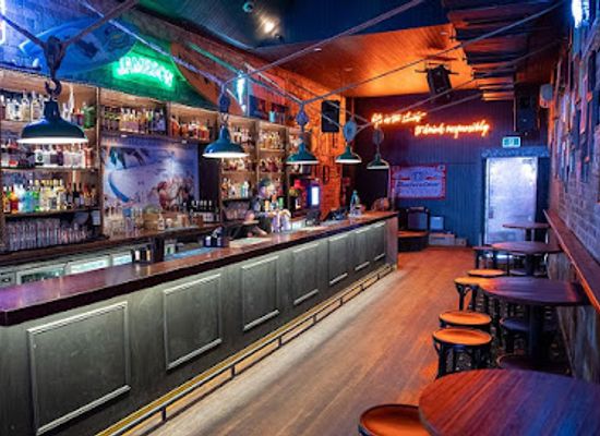 australia/queensland/bar/suzie-wongs-good-time-bar