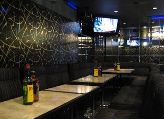 japan/yamanashi/bar/paradise