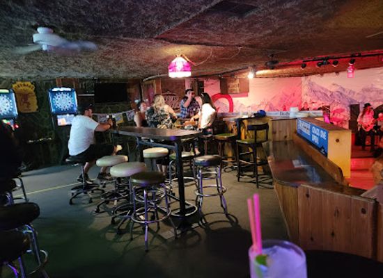 north-dakota/maah-daah-hey-trail/bar/lonesome-dove