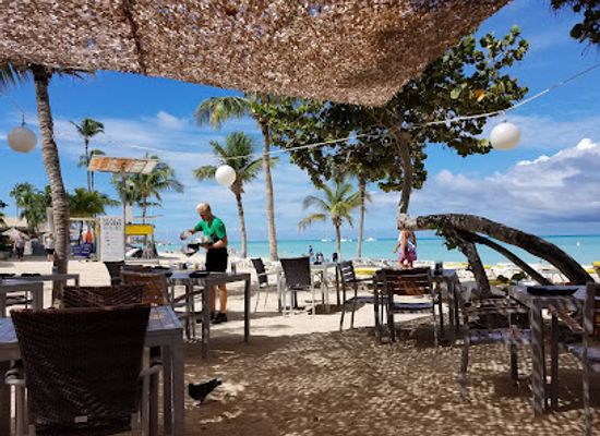 aruba/natural-pool/bar/moomba-beach-bar-restaurant