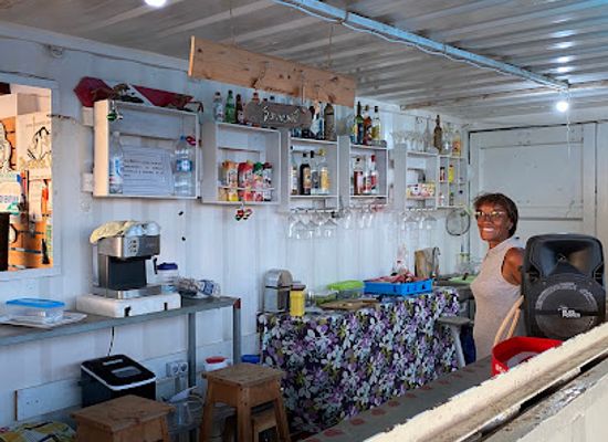 cabo-verde/praia-do-tarrafal/bar/diveenter-bar