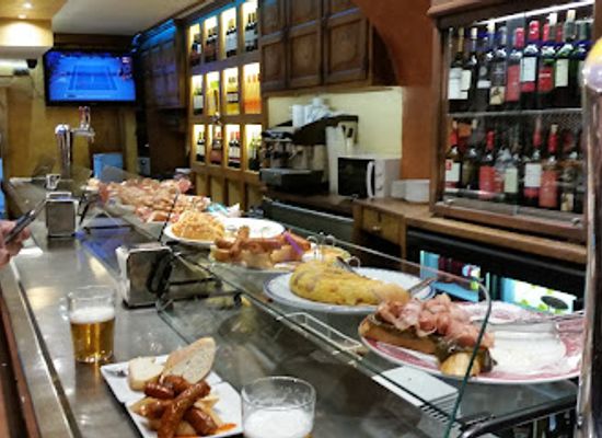 spain/pamplona/bar/bar-cerveceria-la-estafeta