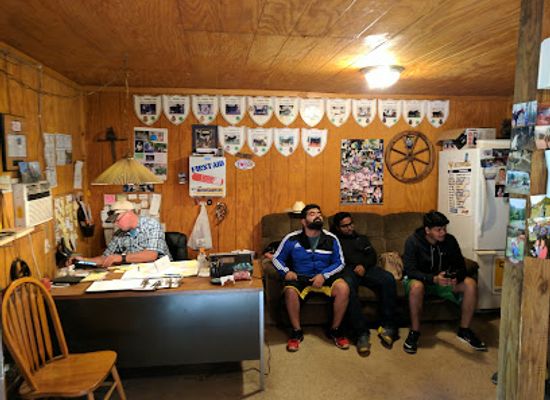 west-virginia/seneca-rocks/bar/yokum-s-riding-stables