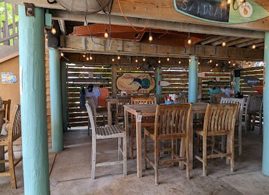 florida/big-bend/bar/kiki-s-sandbar-grille