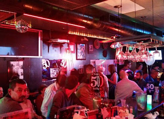 illinois/elgin/bar/afterset