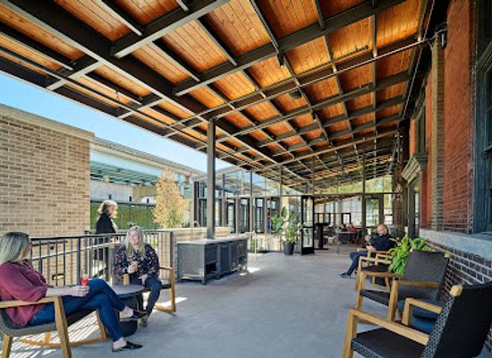 kansas/cherokee-lowlands/bar/electric-park-garden-bar