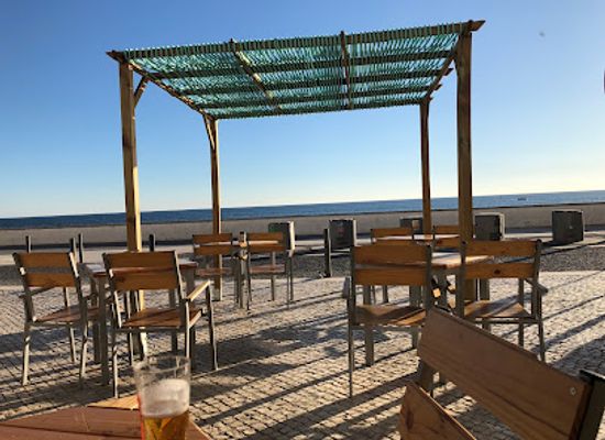 portugal/arrabida-natural-park/bar/fun-friends-n-fandango