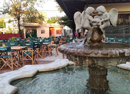 paraguay/western-paraguay/bar/charles-the-bar-la-placita