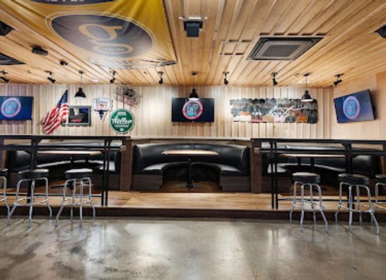 tennessee/middle-tennessee/bar/friends-in-low-places-bar-honky-tonk