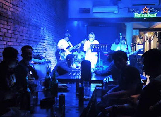 indonesia/west-java/bar/la-baraga-cafe
