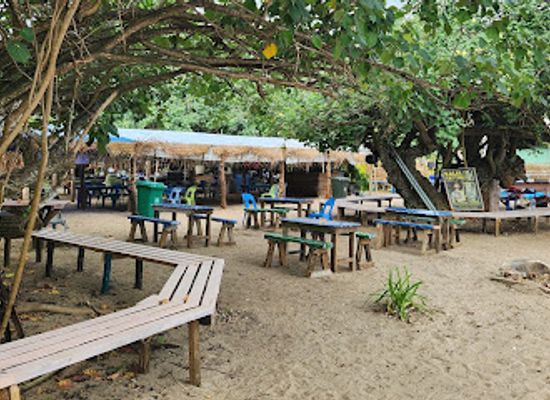 tonga/neiafu/bar/big-mama-s-bar