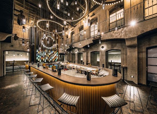 czechia/bohemia/bar/moonclub